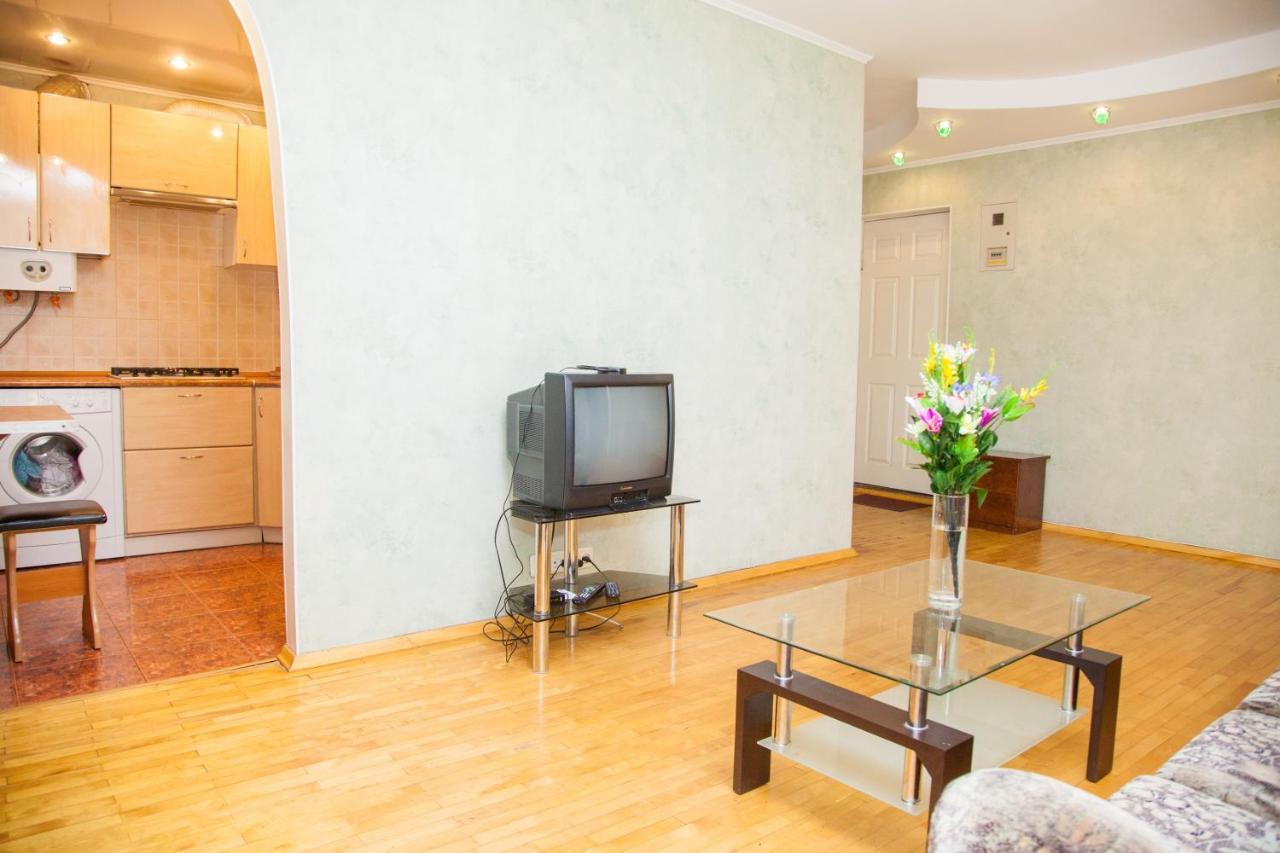 2Room Semi-Luxury Apt On Stalevarov 21 Zaporizhia Kültér fotó